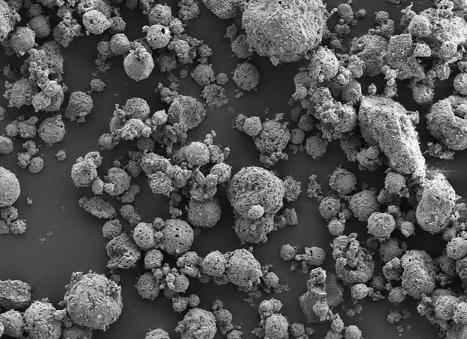 Aufnahme REM (Rasterelektronenmikroskop) Lithium-Mangan-Eisenphosphat IBUvolt® LFP400 Kathodenmaterial